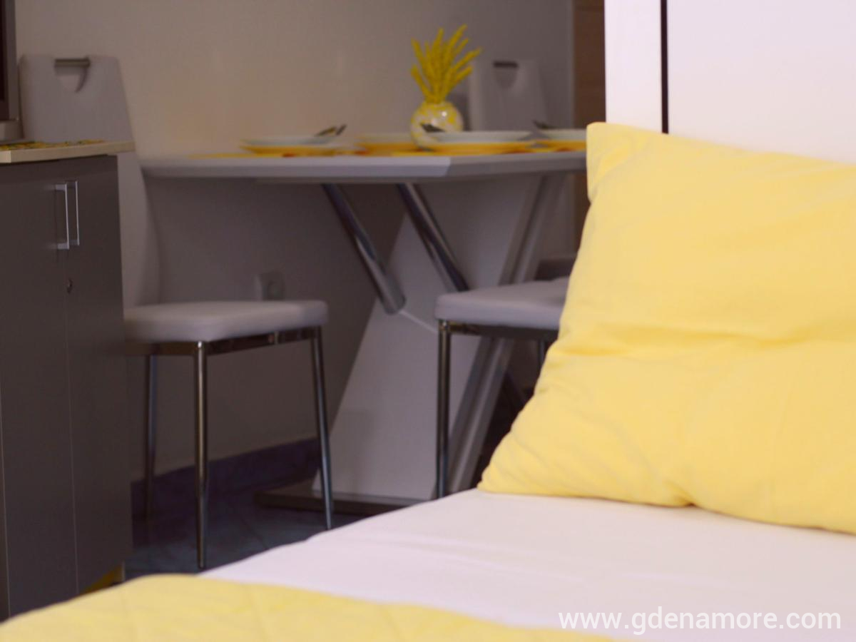 Apartamentos "BISER" Becici, alojamiento privado en Bečići, Montenegro